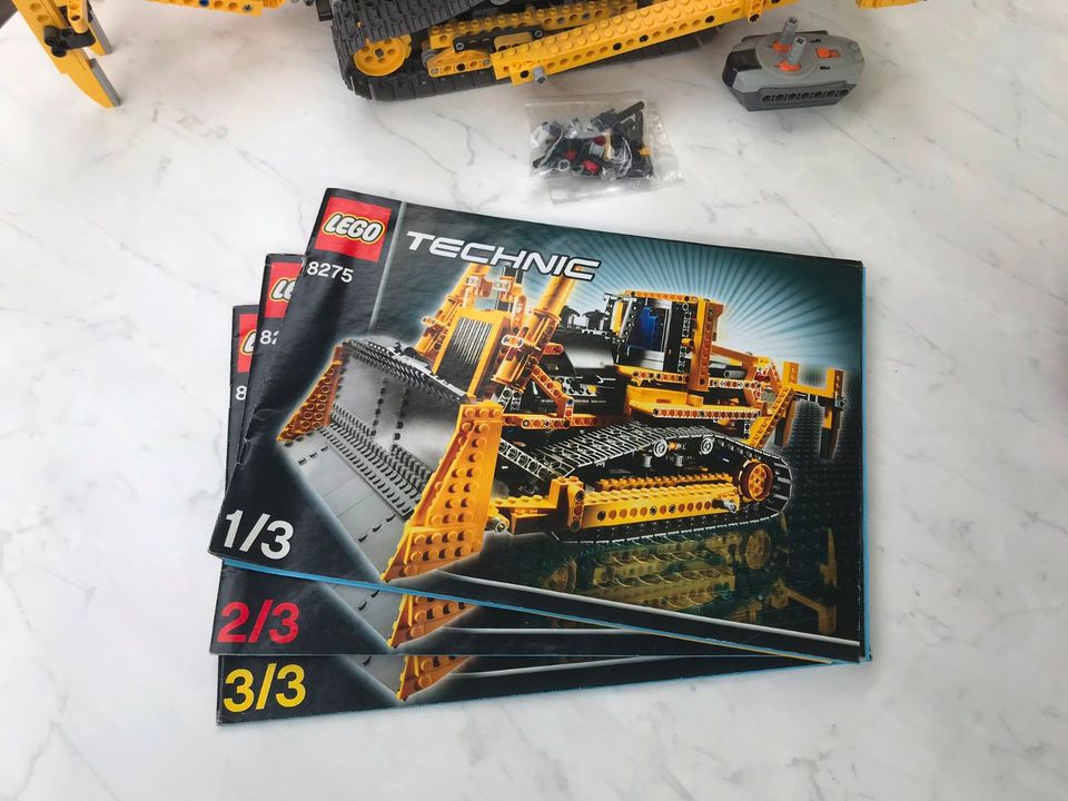 LEGO Technic 8275 – RC Bulldozer (mit Motor) in Butzbach