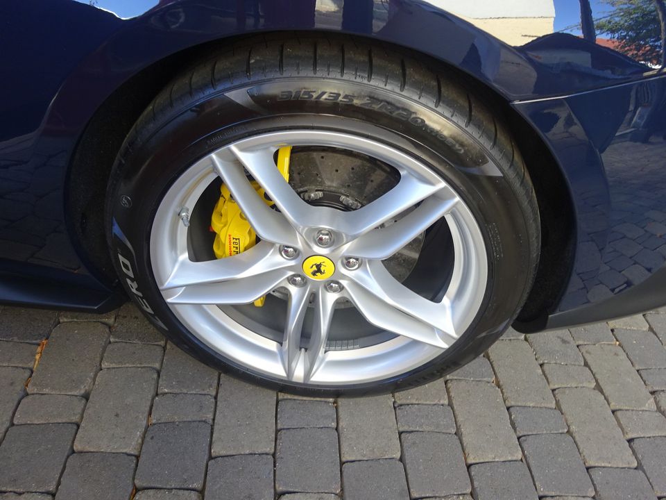 Ferrari 812 GTS in Neuzustand in Heilbronn