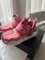 Jordans sneaker Mädchen original verpackt NEU! Berlin - Neukölln Vorschau
