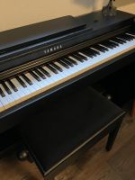 Yamaha Piano Klavier E-Piano + Hocker München - Thalk.Obersendl.-Forsten-Fürstenr.-Solln Vorschau