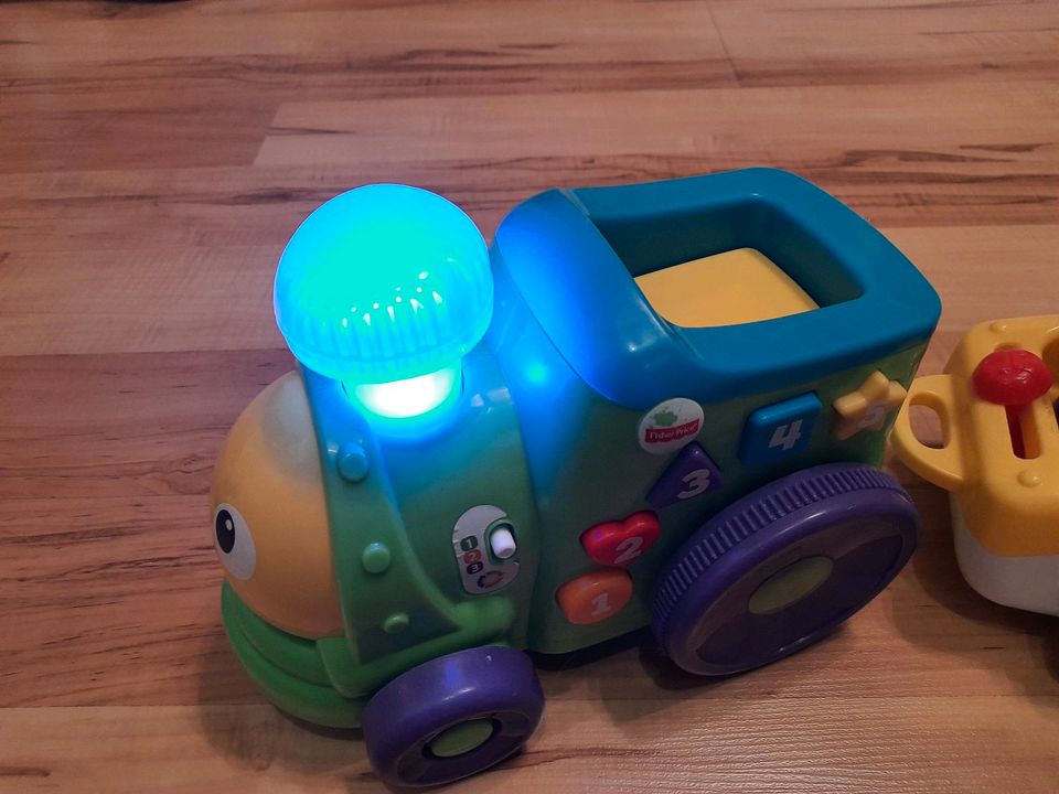 Fisher price Tanzspass BeatBo Zug, Eisenbahn, krabbeln, Musik in Wülfershausen a.d.Saale