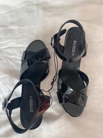 Hohe Schuhe in schwarz Lack in Größe 38 Dortmund - Lütgendortmund Vorschau