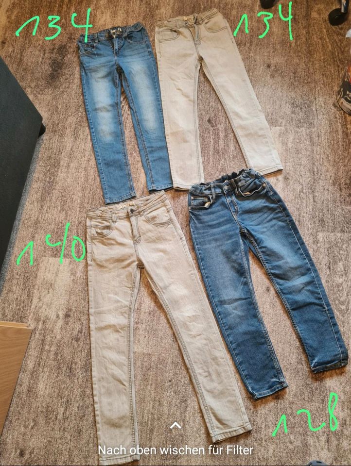 4 Jeanshosen zu verkaufen in Bienstädt