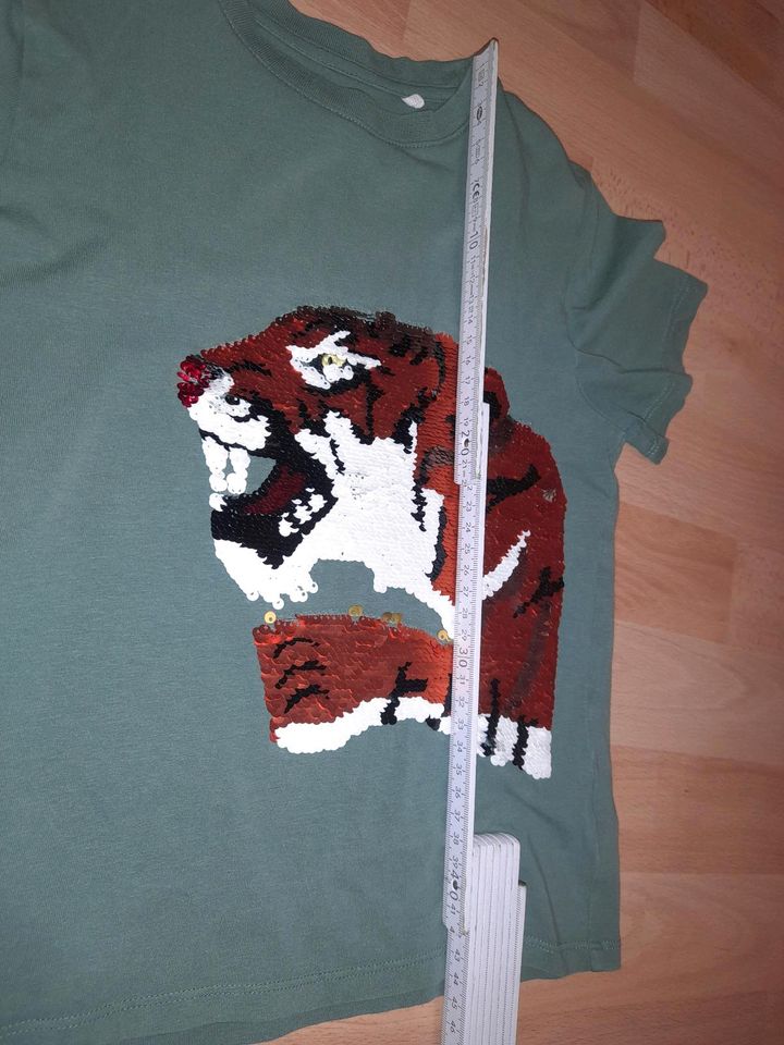 Pailetten- Shirts T-Shirts Topolino 110 Tiger Krokodil je 3 Euro in Cappeln (Oldenburg)