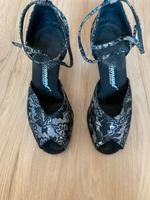 Tanzschuhe Gr. 4,5 Niedersachsen - Wolfsburg Vorschau