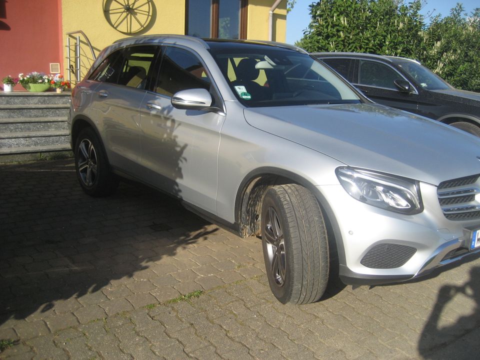 Mercedes GLC 250 Ez 2.2020 Km 49000 AHK Klima Panoramadach, Navi in Wiesbaden