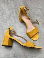 Maripé Italienische Sandalen 40 gelb Wildleder Nordrhein-Westfalen - Lüdenscheid Vorschau