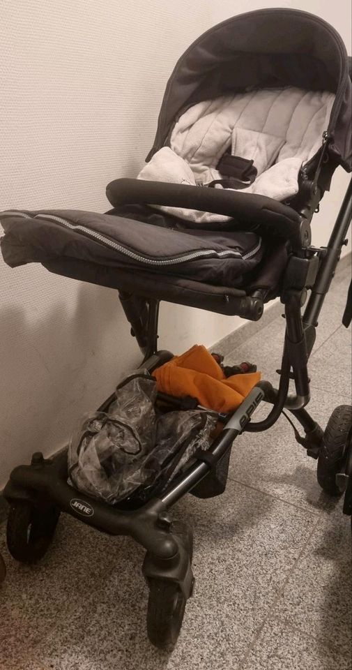 Kinderwagen + Babyschale + Babytragetasche Jane Epic Nano in Stuttgart