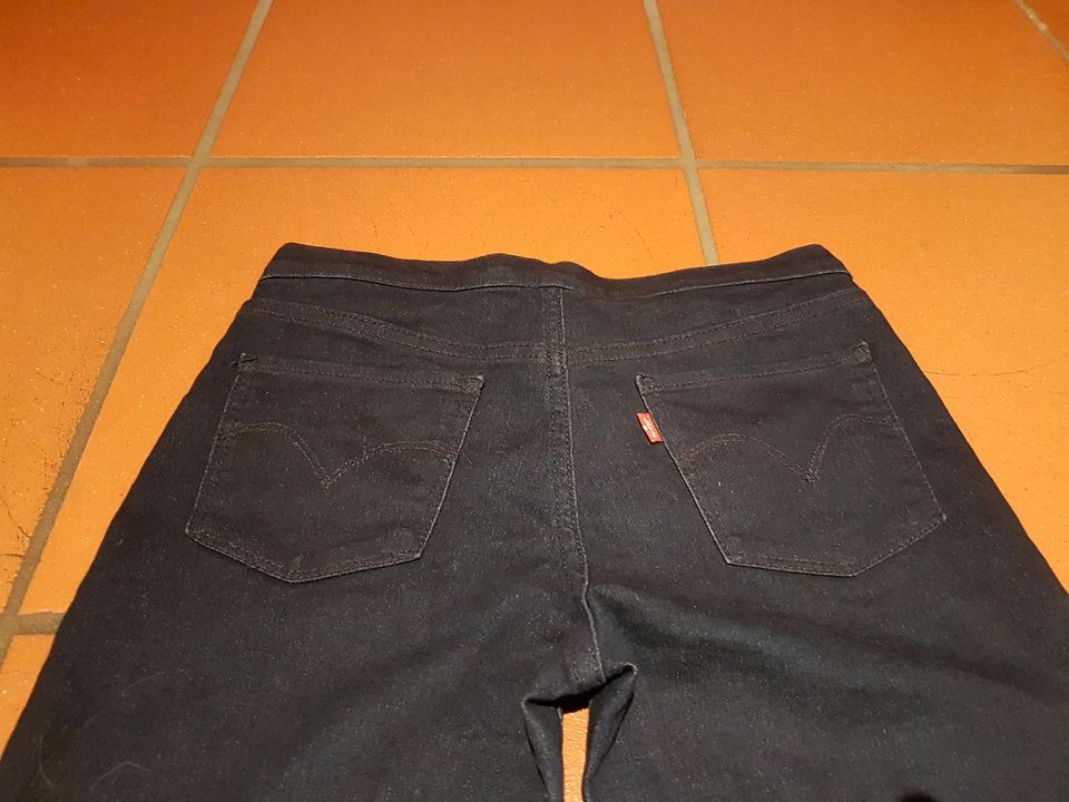 Jeans-Paket 158/164 LEVIS und ESPRIT Jeans - Topzustand! in Frankenhardt