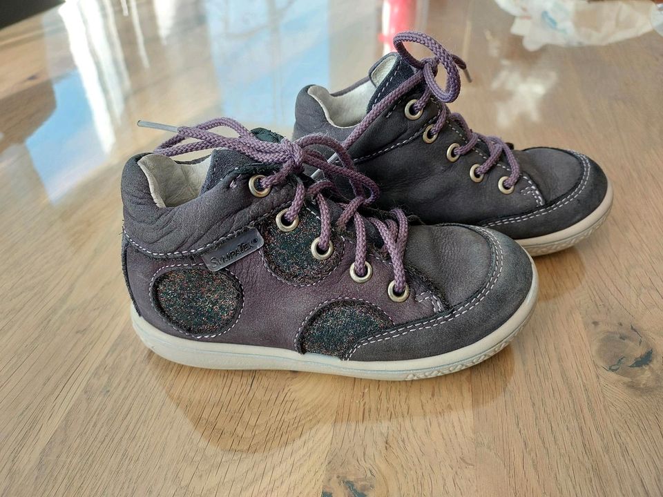 Pepino Schnürrschuhe Lauflernschuhe Glitzer Hr. 23 Mädchen Frühli in Bayern  - Wertingen | Gebrauchte Kinderschuhe Größe 23 kaufen | eBay Kleinanzeigen  ist jetzt Kleinanzeigen