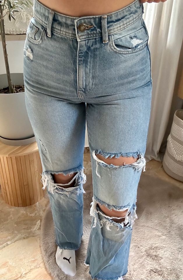 Neu Zara Ripped Jeans Schlaghose in Bayern - Baldham | eBay Kleinanzeigen  ist jetzt Kleinanzeigen