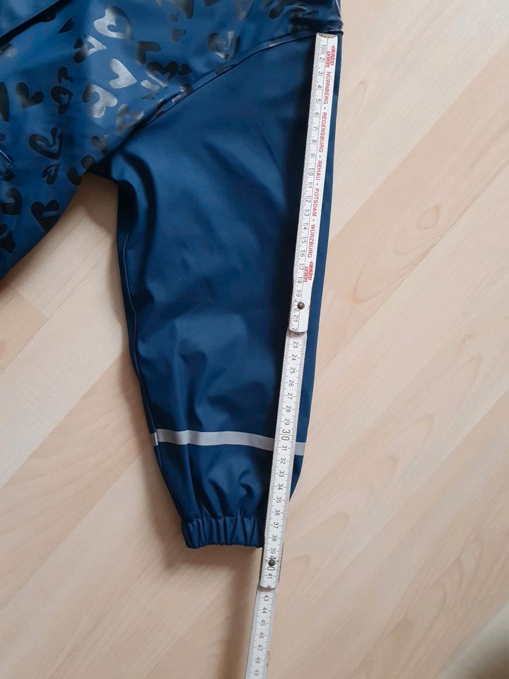 Regenjacke 110/116 Regenhose ohne Latz gefüttert Blau Herzen in Nürnberg (Mittelfr)