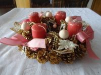 rosa Adventskranz mit goldenen Zapfen rosa Kerzen 25 x 10 cm Rheinland-Pfalz - Gunderath Vorschau