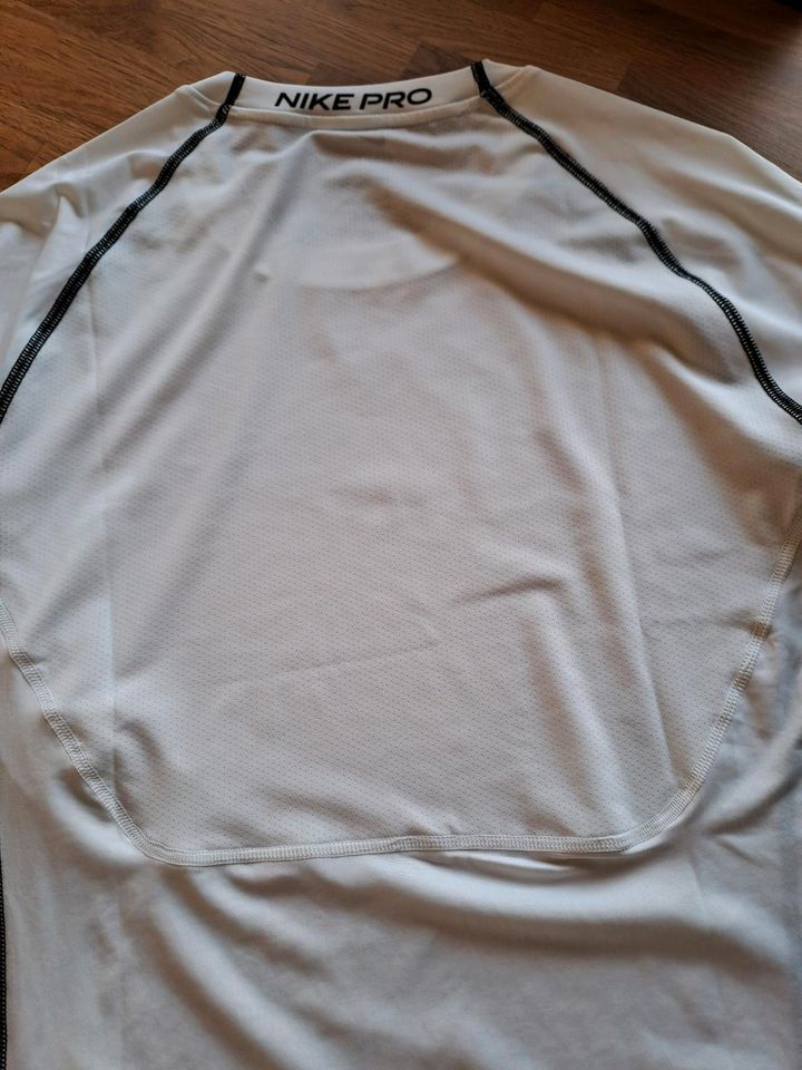 Nike Shirt in Remscheid