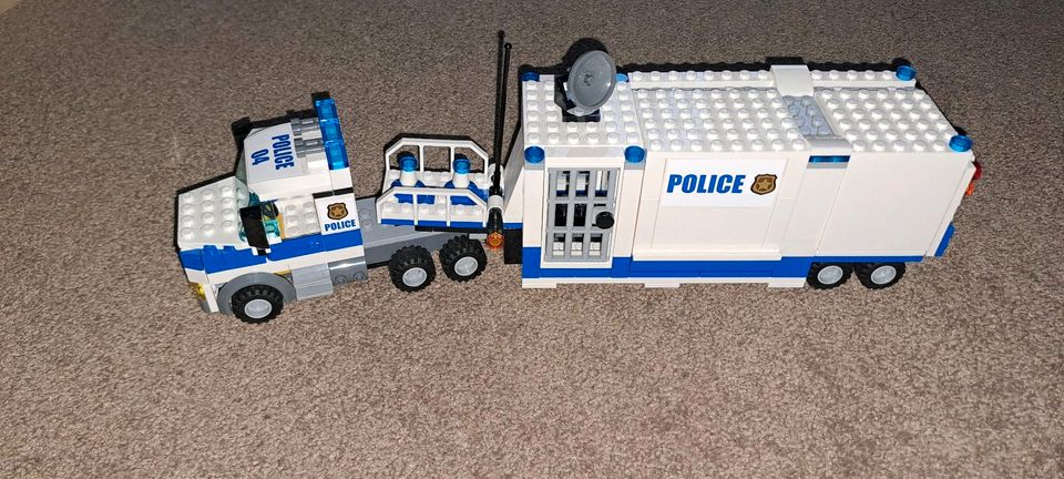 Biete Lego city 60139 mobile Einsatzzentrale Polizei an in Bremen