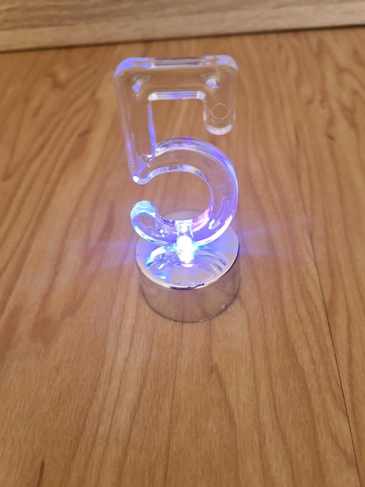 Geburtstagszahl 5 mit LED in Großdubrau