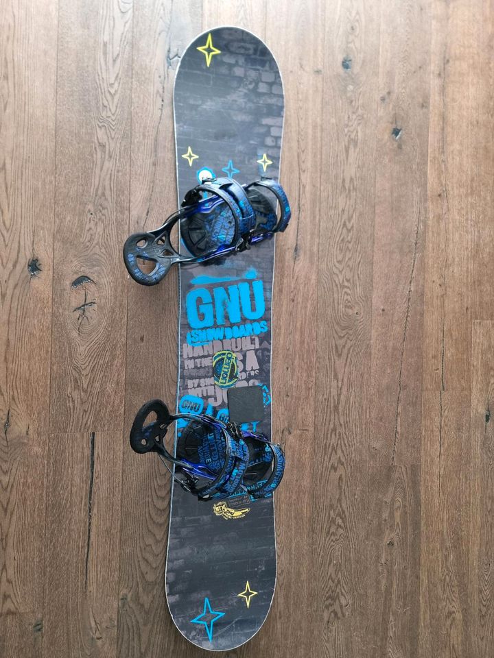 Snowboard gnu carbon credit 156cm in Eppingen