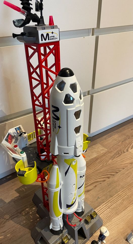 Playmobil Space Rakete mit Startrampe in Westerrönfeld
