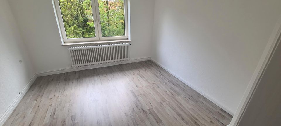 Sanierte 3 Zimmer Wohnung im Mehfamilienhaus in Neumünster in Neumünster