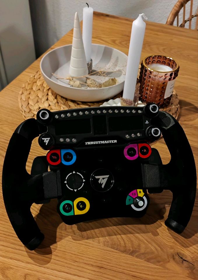 Thrustmaster Open Wheel + Thrustmaster Bluetooth LED Display in Lüneburg