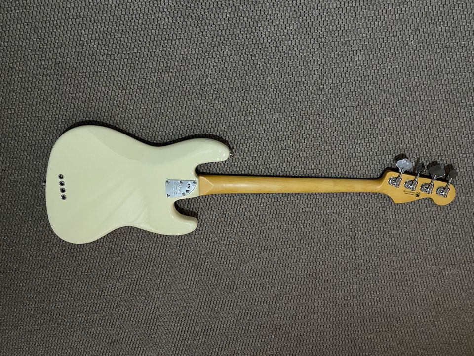 Fender American Pro II Jazz Bass Lefthand RW in Olympic White in Potsdam