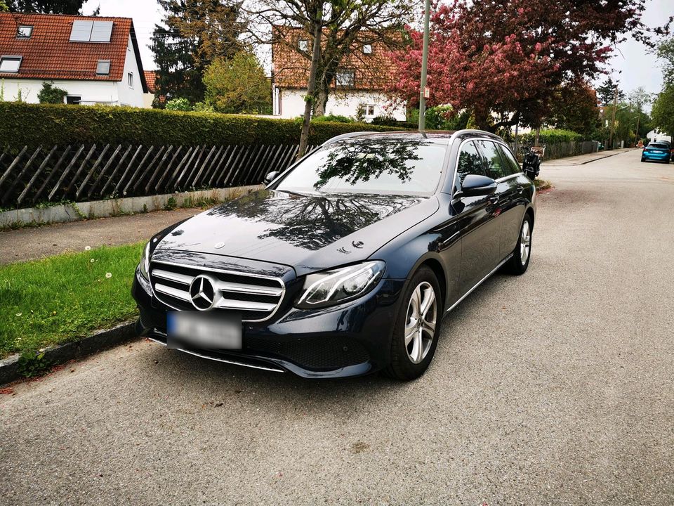 Mercedes Benz E 220d T NR AHK Automatik, 8fach bereift scheckheft in München