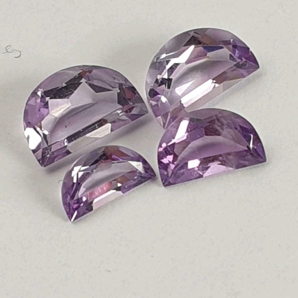 Lot aus 306x Echtem fac. Amethyst ( 178 Carat ) 5 - 9 mm in Recklinghausen