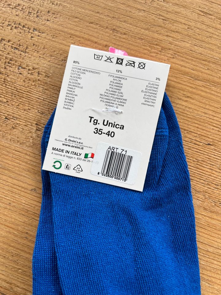 Königsblaue Socken Damen Gr. 35-40 neu Italien in Farchant