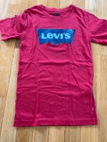 Levi’s T-Shirt wie neu Größe 146/152 rot Nordrhein-Westfalen - Monheim am Rhein Vorschau