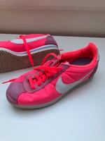 Nike Sneaker pink/lila Niedersachsen - Cappeln (Oldenburg) Vorschau
