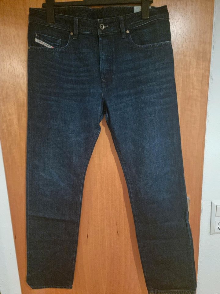 Diesel Regular Slim Jeans Gr. W33 L30 in Frankfurt am Main