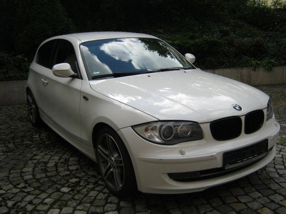 BMW 118d..Automatik,Navi,Klima,PDC,LM-Räder,Sportsitze,Teilleder. in Jößnitz