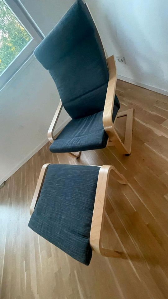 Ikea Poäng Sessel + Hocker in Berlin