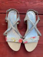 Sandale Silber Blümchen VIE VELINE Sandalette 39 mini wedge Frankfurt am Main - Nieder-Eschbach Vorschau