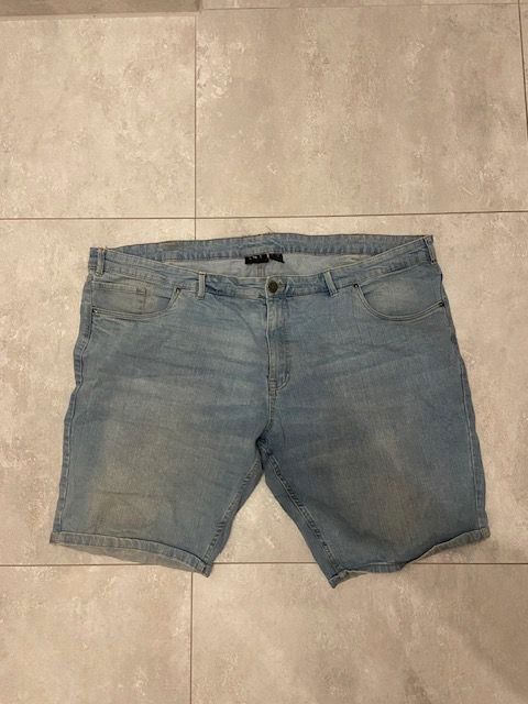 Jeans Shorts von SU Straight up Größe 62 6XL hellblau in Gütersloh