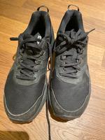 ASICS Robuste Turnschuhe Gr. 42.5 Berlin - Mitte Vorschau