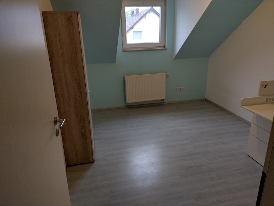 3 Zimmer Dachgeschoss Wohnung 90 qm zu Vermieten in Bruchköbel