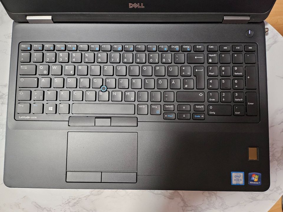 Dell Laptop 15.6" / i5 6300HQ/ 256 SSD/ 8 GB DDR4/ Win 11 DE in Altötting