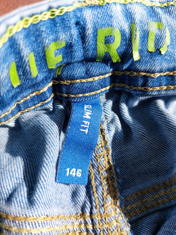 kurze Hose Jeans Jungen Gr.146 in Eilenburg