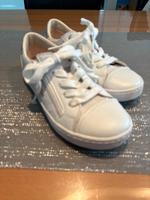 Geox Mödchenschuhe in weiß, Größe 34 Hessen - Bad Salzschlirf Vorschau