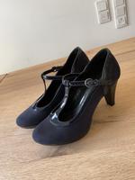 BUGATTI Damenschuhe Pumps Größe 37 blau navy —neu— Niedersachsen - Oldenburg Vorschau
