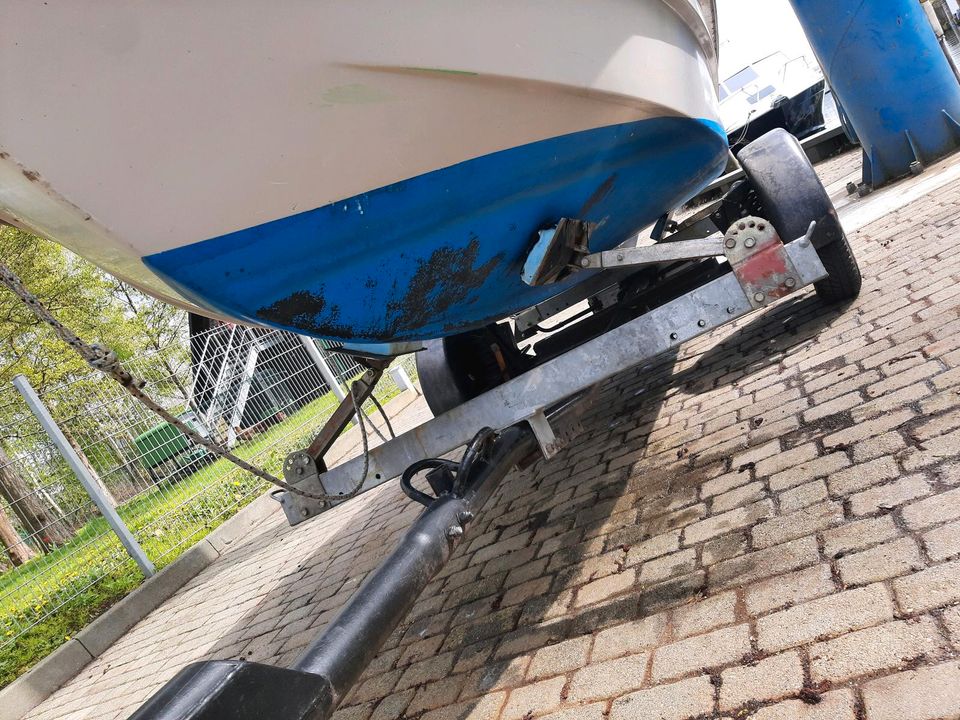 Motorboot Ibis II mit Suzuki 15 PS und Trailer in Malchow