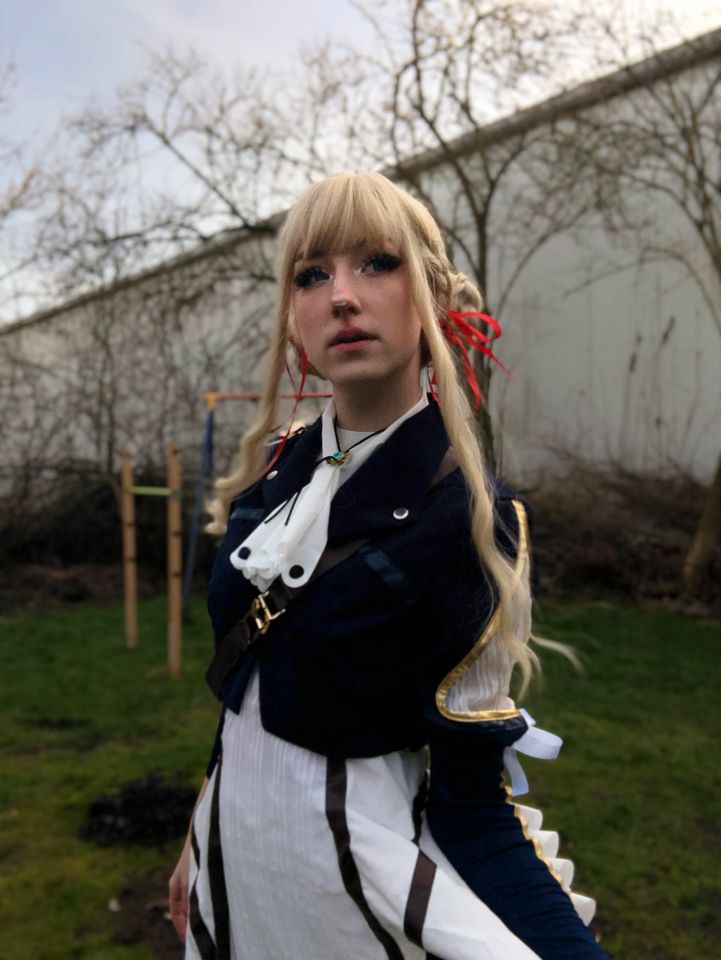 Violet evergarden Cosplay Outfit (Tausch möglich) in Bremen