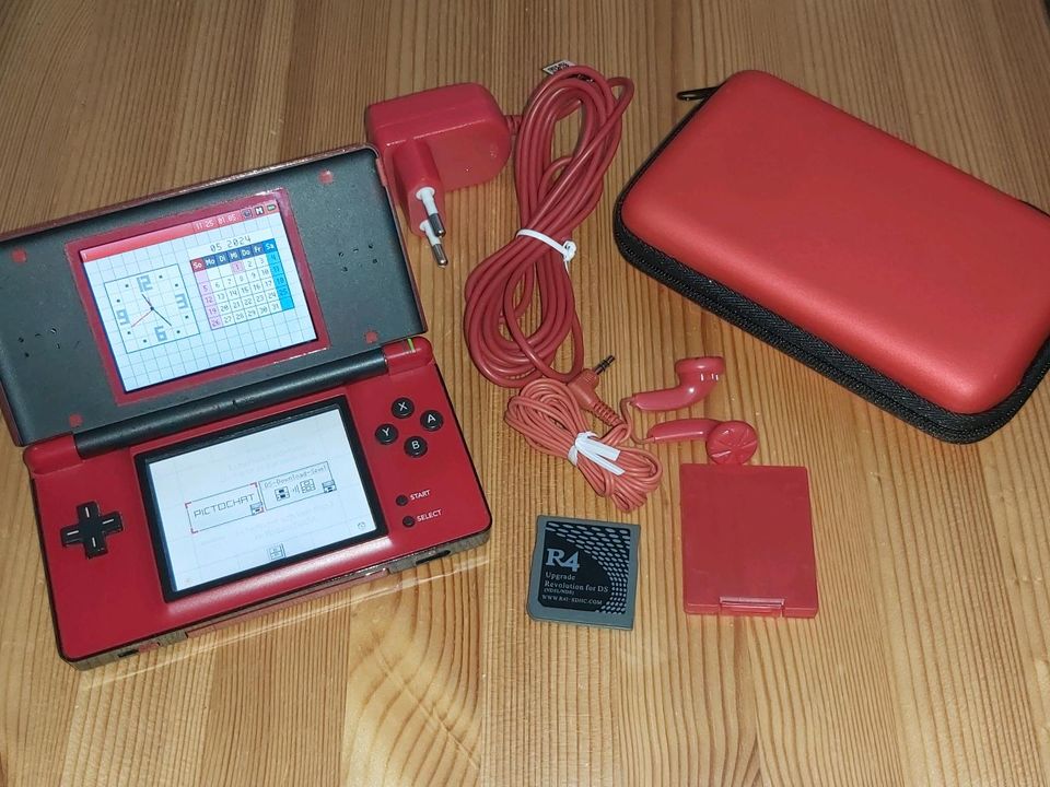 Gepflegt, Nintendo DS lite (Bicolor: Red & Black) + Zub + Spiele in Schwerin