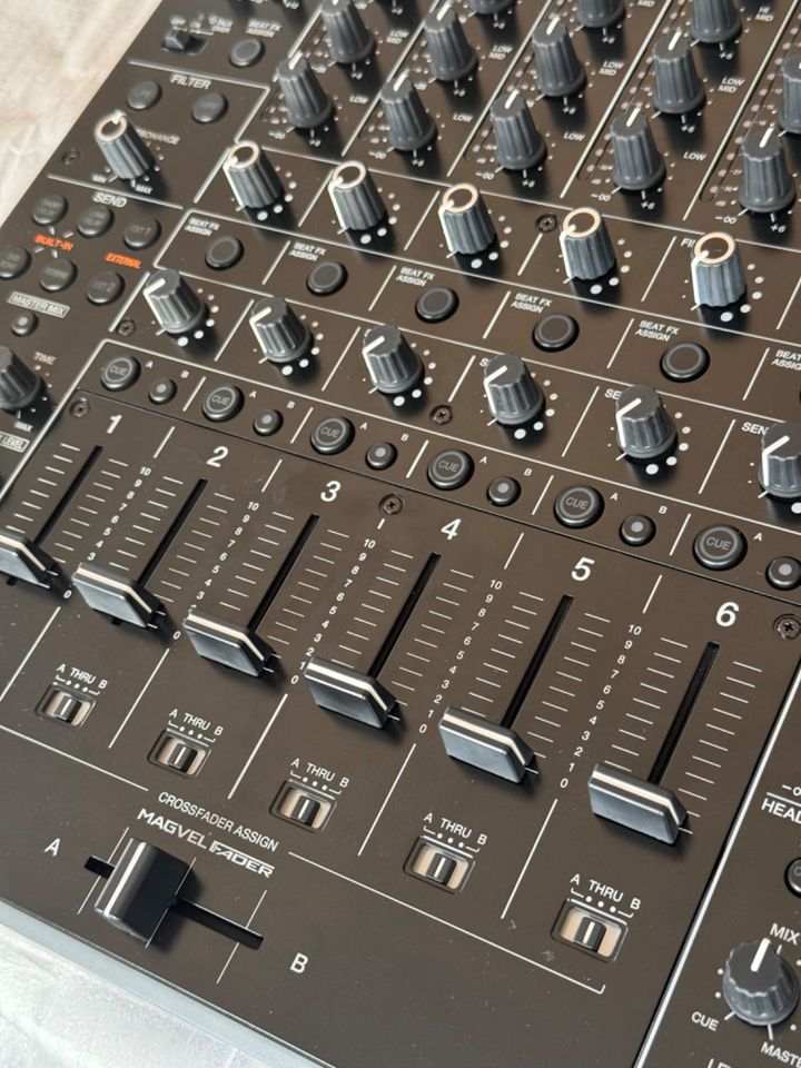 Pioneer V10 6-Kanal Profi DJ Mixer wie neu in Vechta