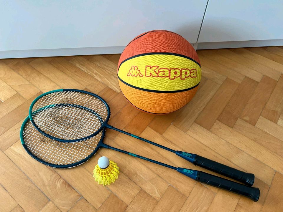 Badminton Set und Basketball in Dallgow