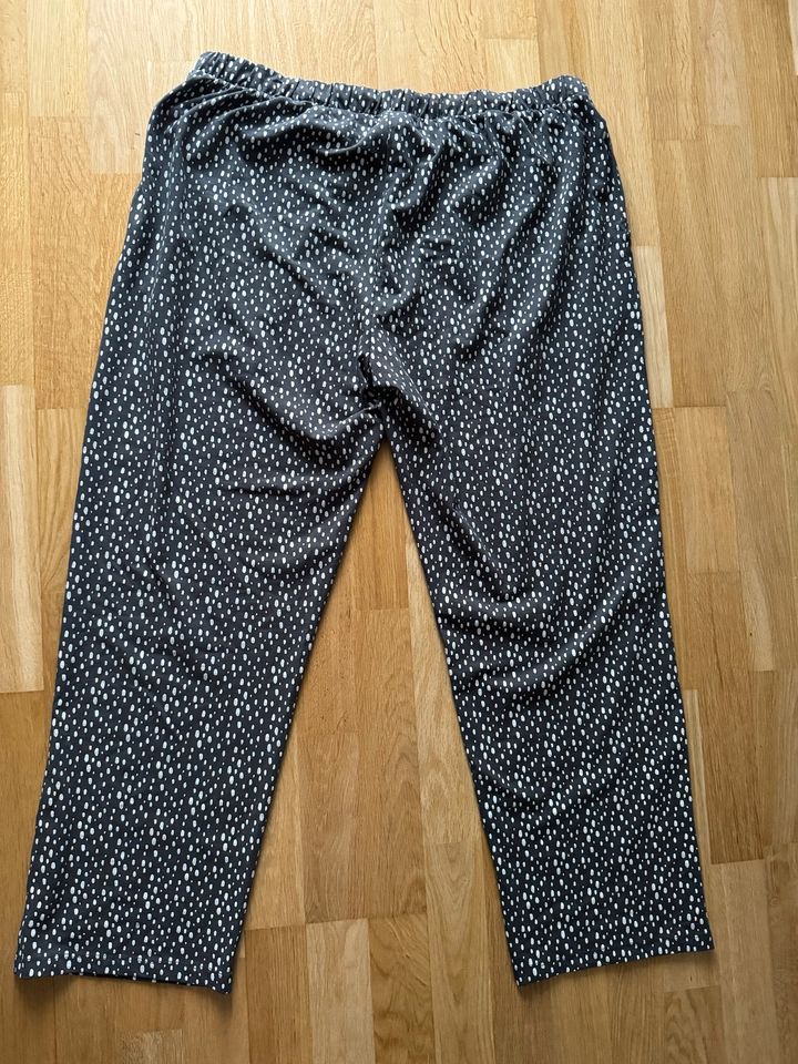 Schöne, leichte Damen Hose Gr. 48/50 zu verkaufen in Buchholz (Westerwald)