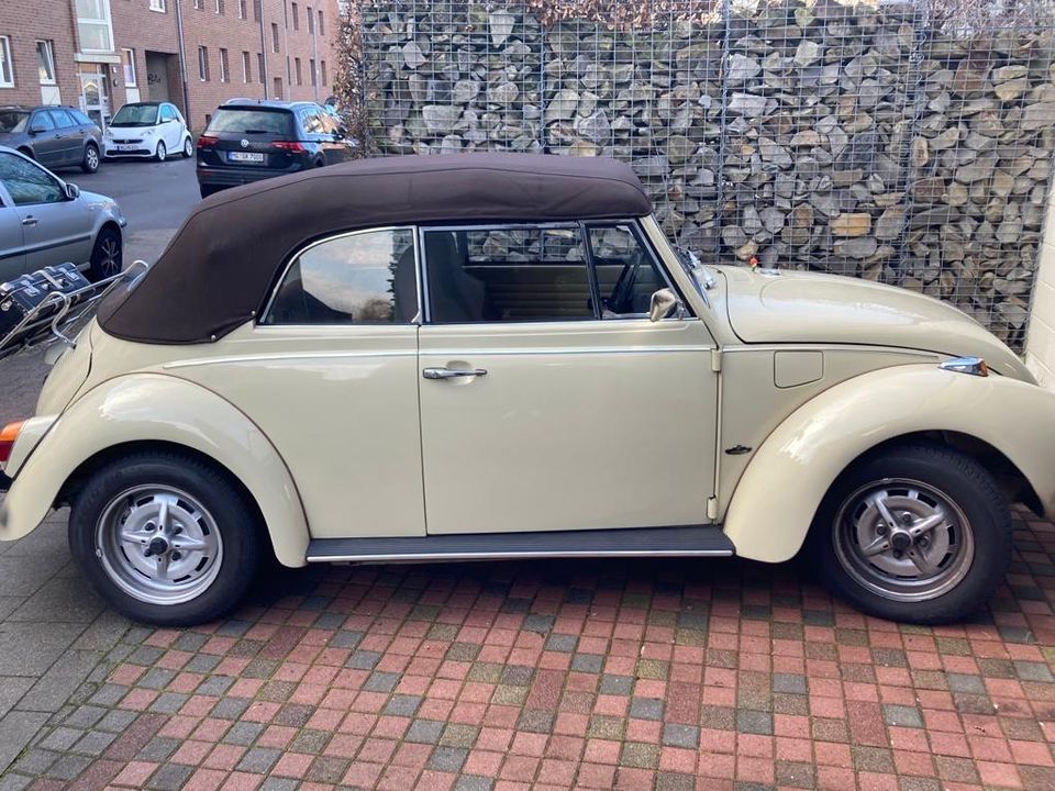 VW Käfer Cabrio Oldtimer 1972 in Mönchengladbach