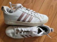 Weisse Adidas Schuhe mit rosefarbigem Streifen Niedersachsen - Diepholz Vorschau