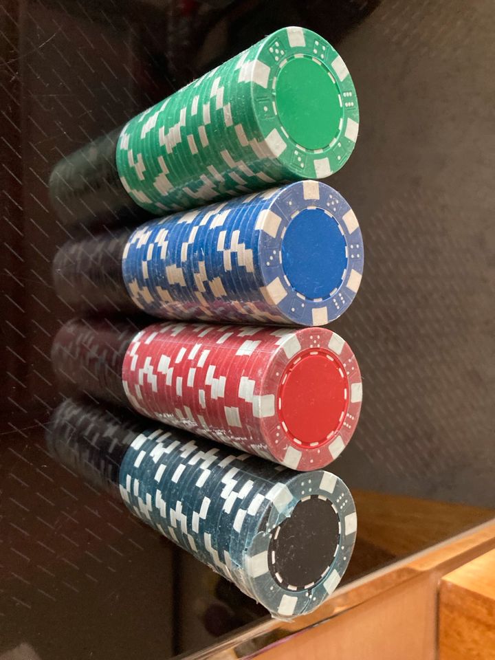 100 Pokerchips in Hamburg